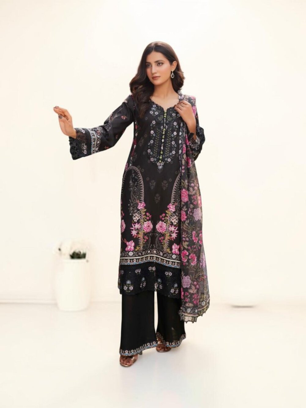Pakistani Cotton Salwar Kameez, Cultural Wear for Women
